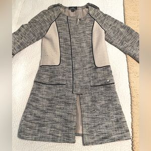 lightweight black and white jacket with pockets and cute details!